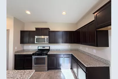 17164 W Hedgehog Place, Surprise, AZ 85387 - Photo 9