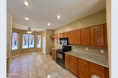 8234 W Salter, Peoria, AZ 85382 - Photo 9