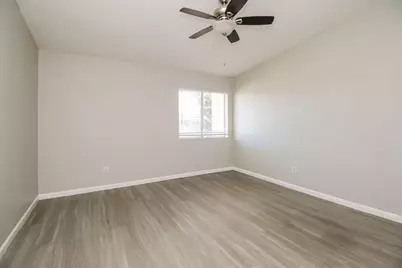 7015 E Wilshire Drive #Apt 4, Scottsdale, AZ 85257 - Photo 11