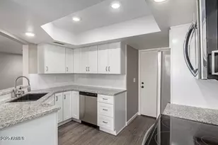 3030 N Hayden Rd, Scottsdale, AZ 85251 - Photo 5
