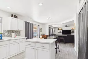 1302 N Bedford Dr, Chandler, AZ 85225 - Photo 7