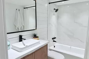7625 E Camelback Rd, Scottsdale, AZ 85251 - Photo 21