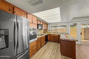 1837 W Stella Ln, Phoenix, AZ 85015 - Photo 9