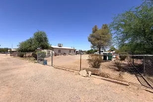 410 W 3rd Pl, Eloy, AZ 85131 - Photo 3