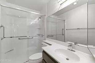 406 W Beverly Ln, Phoenix, AZ 85023 - Photo 17