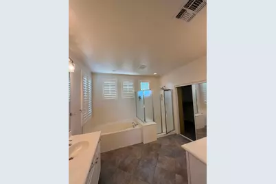 20652 N Donithan Way, Maricopa, AZ 85138 - Photo 11