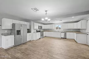 1038 S Drew St, Mesa, AZ 85210 - Photo 7