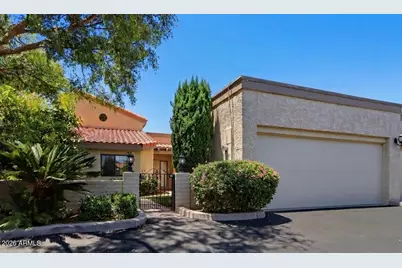 903 W Glendale Avenue #8, Phoenix, AZ 85021 - Photo 1