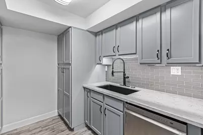 3825 E Camelback Road #Unit 137, Phoenix, AZ 85018 - Photo 9