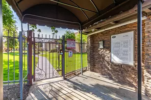 3825 E Camelback Rd, Phoenix, AZ 85018 - Photo 25