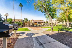3825 E Camelback Rd, Phoenix, AZ 85018 - Photo 23