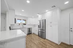 3209 W Becker Ln, Phoenix, AZ 85029 - Photo 9
