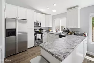 4127 E Becker Ln, Phoenix, AZ 85028 - Photo 11