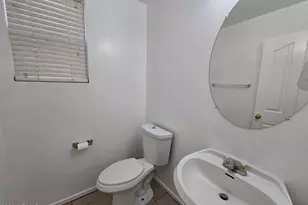 3918 W Park St, Phoenix, AZ 85041 - Photo 9