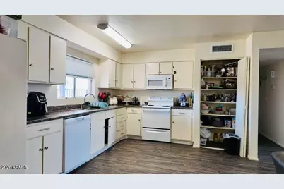 7136 W Lewis Avenue, Phoenix, AZ 85035 - Photo 5