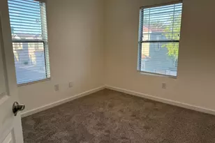 1570 S Owl Dr, Gilbert, AZ 85296 - Photo 15