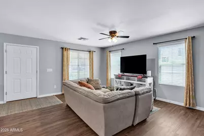 907 S Henry Lane, Gilbert, AZ 85296 - Photo 5