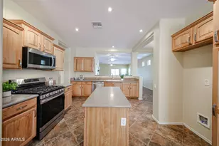 17102 W Saguaro Ln, Surprise, AZ 85388 - Photo 13