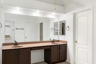 722 W Kelton Ln, Phoenix, AZ 85023 - Photo 29
