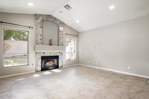722 W Kelton Ln, Phoenix, AZ 85023 - Photo 11
