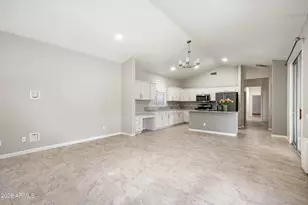 722 W Kelton Ln, Phoenix, AZ 85023 - Photo 13