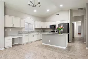 722 W Kelton Ln, Phoenix, AZ 85023 - Photo 15