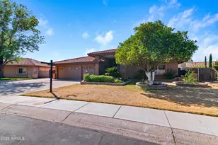 12332 N 71st Ln, Peoria, AZ 85381 - Photo 3