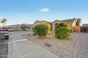 260 S Yale Ct, Gilbert, AZ 85296 - Photo 13