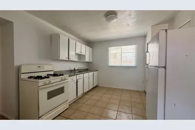 7532 N 21st Avenue #Apt 2, Phoenix, AZ 85021 - Photo 5