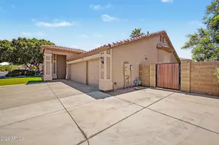 8005 W Caribbean Ln, Peoria, AZ 85381 - Photo 35