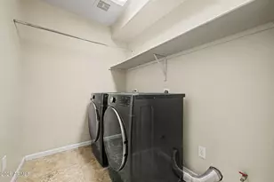 8005 W Caribbean Ln, Peoria, AZ 85381 - Photo 25