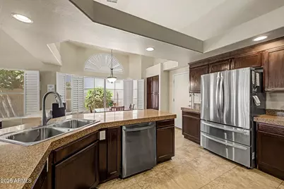 8005 W Caribbean Lane, Peoria, AZ 85381 - Photo 13