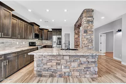 3635 W Amerigo Court, Anthem, AZ 85086 - Photo 9