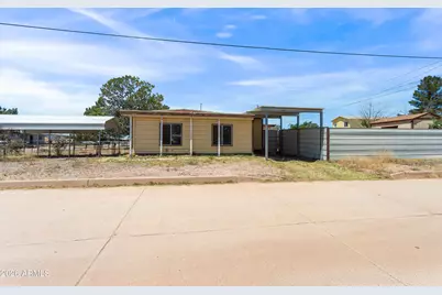 127 E Apache Street, Huachuca City, AZ 85616 - Photo 1