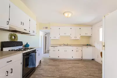 127 E Apache Street, Huachuca City, AZ 85616 - Photo 7