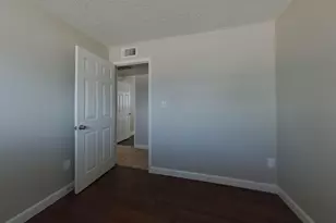 2932 W Caribbean Ln, Phoenix, AZ 85053 - Photo 13