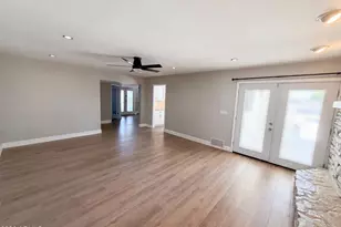 830 N Almond Cir, Mesa, AZ 85213 - Photo 9