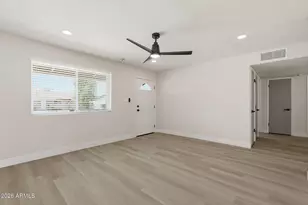 3714 W Echo Ln, Phoenix, AZ 85051 - Photo 7