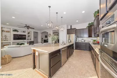 1547 W Quail Track Drive, Phoenix, AZ 85085 - Photo 9