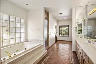 8700 N 58th Pl, Paradise Valley, AZ 85253 - Photo 11