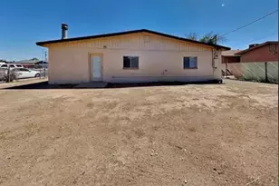 6118 W Hollyhock Dr, Phoenix, AZ 85033 - Photo 7