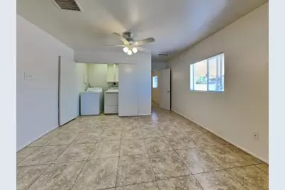 6118 W Hollyhock Drive, Phoenix, AZ 85033 - Photo 3