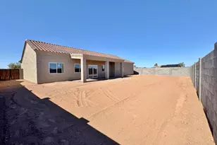 10066 W Sunbird Dr, Arizona City, AZ 85123 - Photo 11