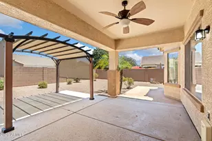 2924 E Coconino Dr, Gilbert, AZ 85298 - Photo 9