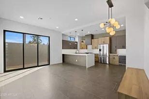 377 E Windsor Ave, Phoenix, AZ 85004 - Photo 3