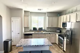 3708 E Kerry Ln, Phoenix, AZ 85050 - Photo 11