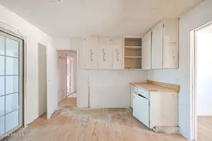 2809 W El Caminito Dr, Phoenix, AZ 85051 - Photo 17