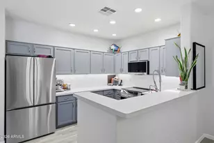 3722 E Kristal Way, Phoenix, AZ 85050 - Photo 13