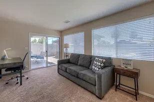 8031 E Oak St, Scottsdale, AZ 85257 - Photo 11