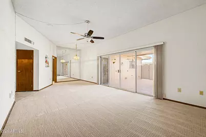 13813 N Thunderbird Boulevard, Sun City, AZ 85351 - Photo 3